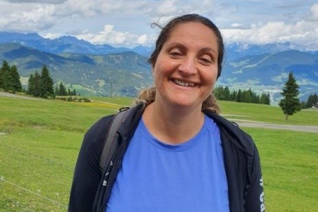 אורית חברת צוות תמונה